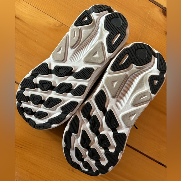 Hoka Black and White Clifton 9 Sneakers Running Shoes - Picture 7 of 11